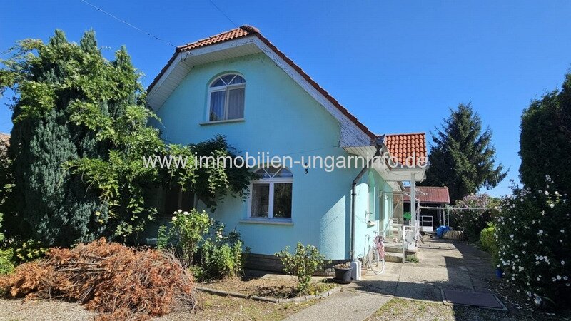 12 km südlich von Balaton 2-stöckiges Einfamilienhaus von deutschem Eigentümer zu verkaufen
