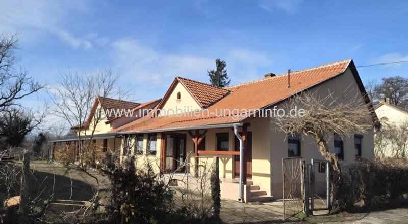 Familienhaus im bürgerlichen Stil in der Nähe des Plattensees, in Csákány