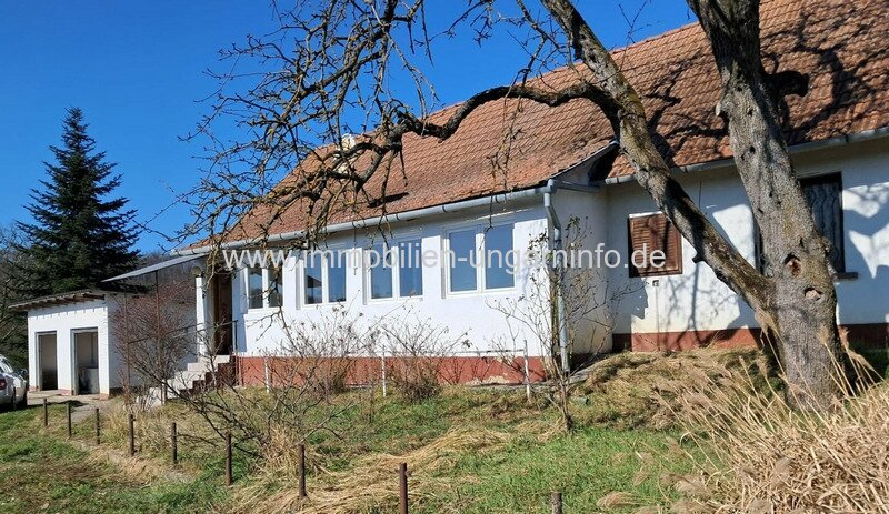 Einfamilienhaus in Zalaszabar mit großem Grundstück 
