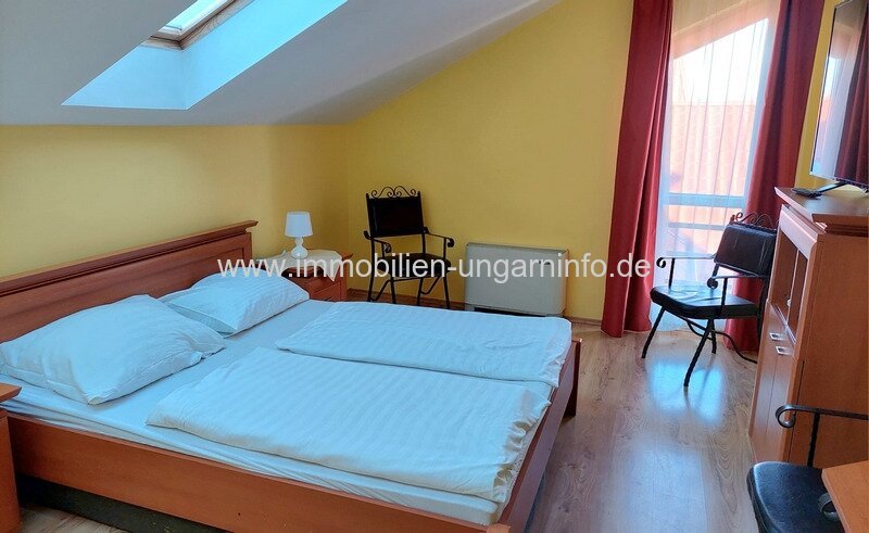 16-Zimmer-Pension mit Restaurant und Schwimmbad am Plattensee