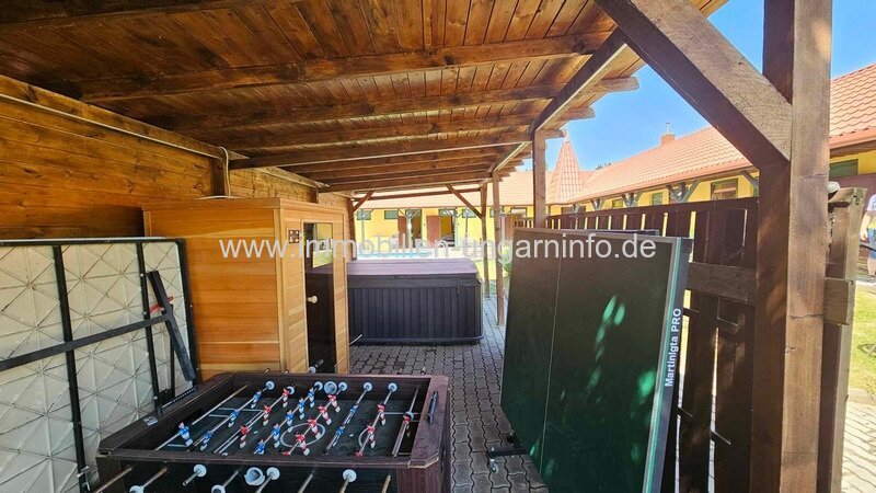 16-Zimmer-Pension mit Restaurant und Schwimmbad am Plattensee