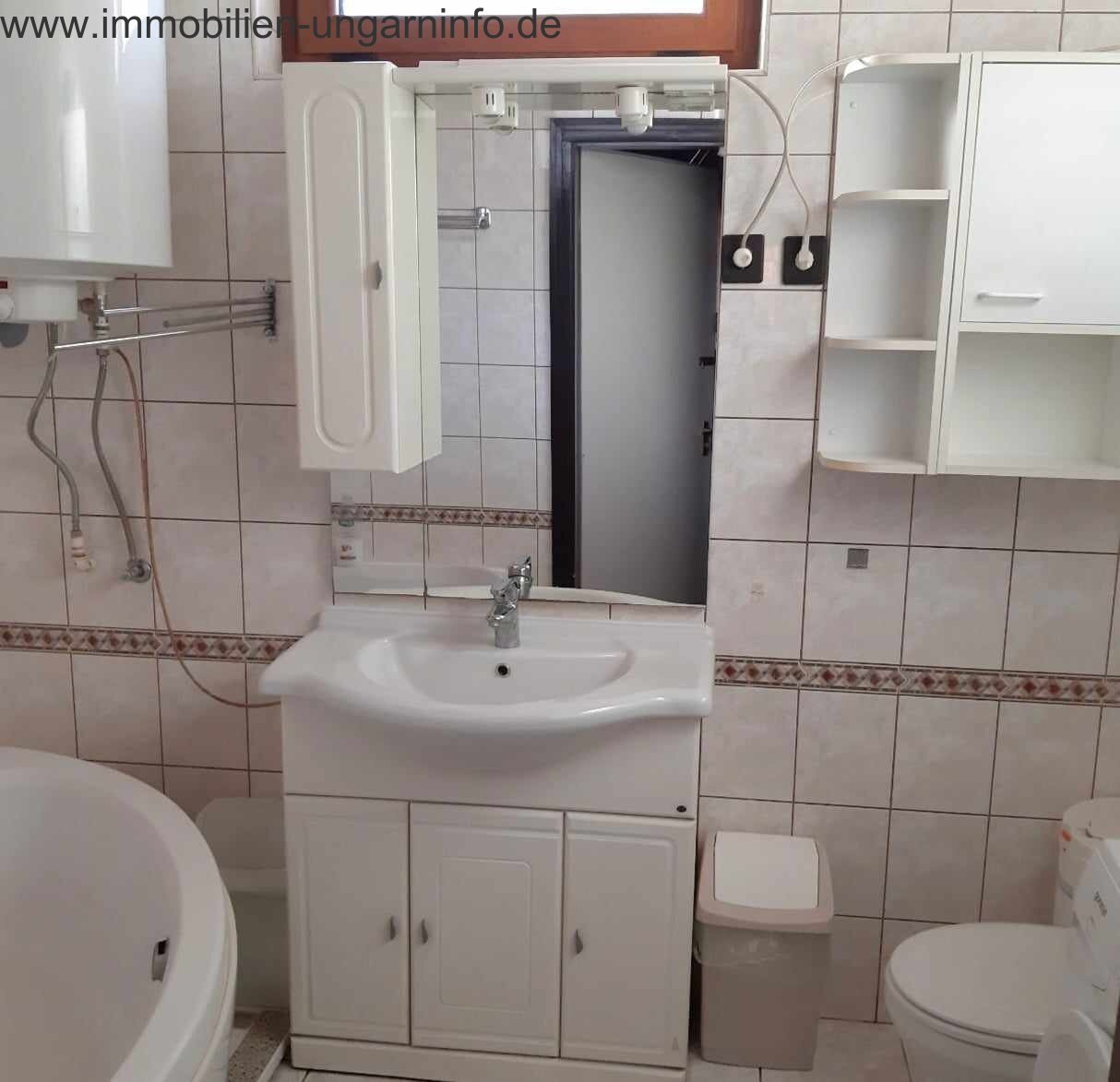 2 Häuser und Apartment auf einem Grundstück in der Nähe des Plattensees zu verkaufen