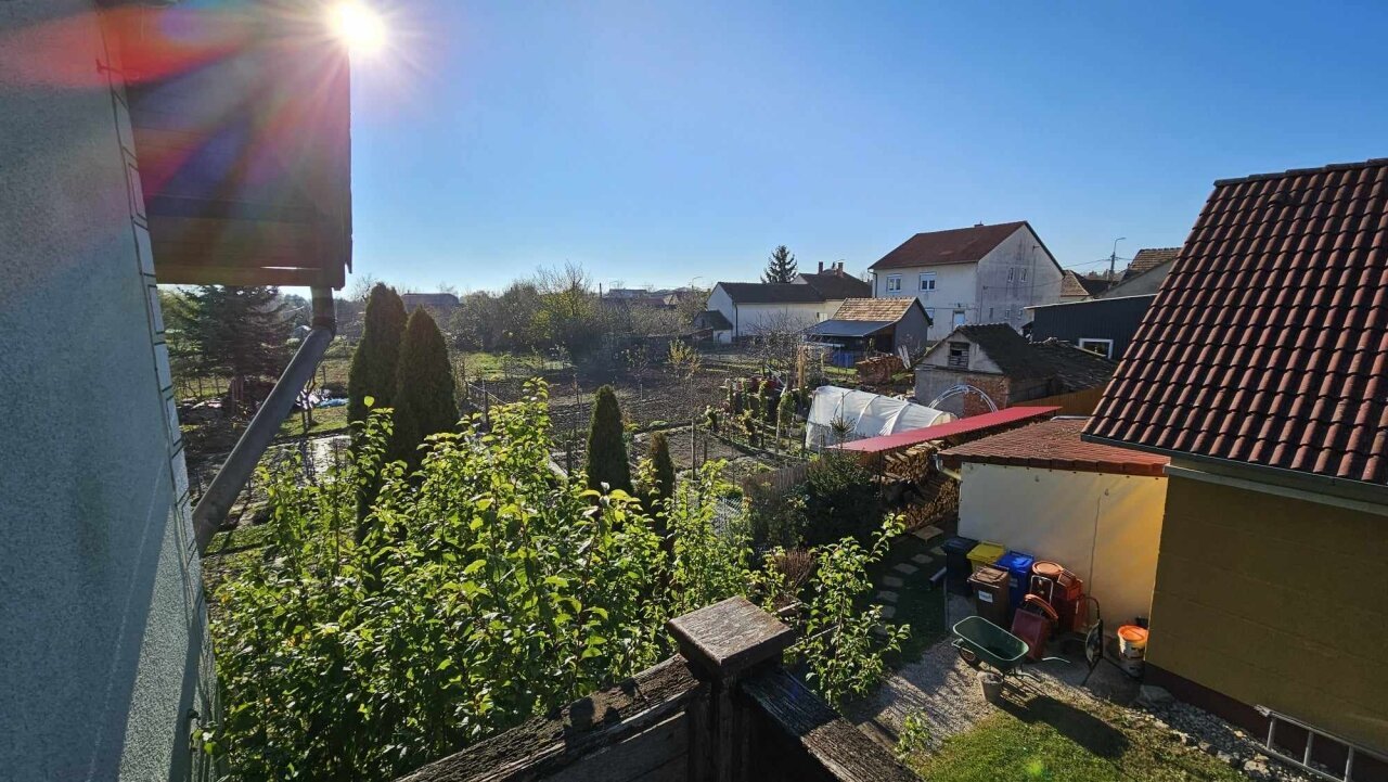 Einfamilienhaus und Geschäftsräume in einem zu verkaufen