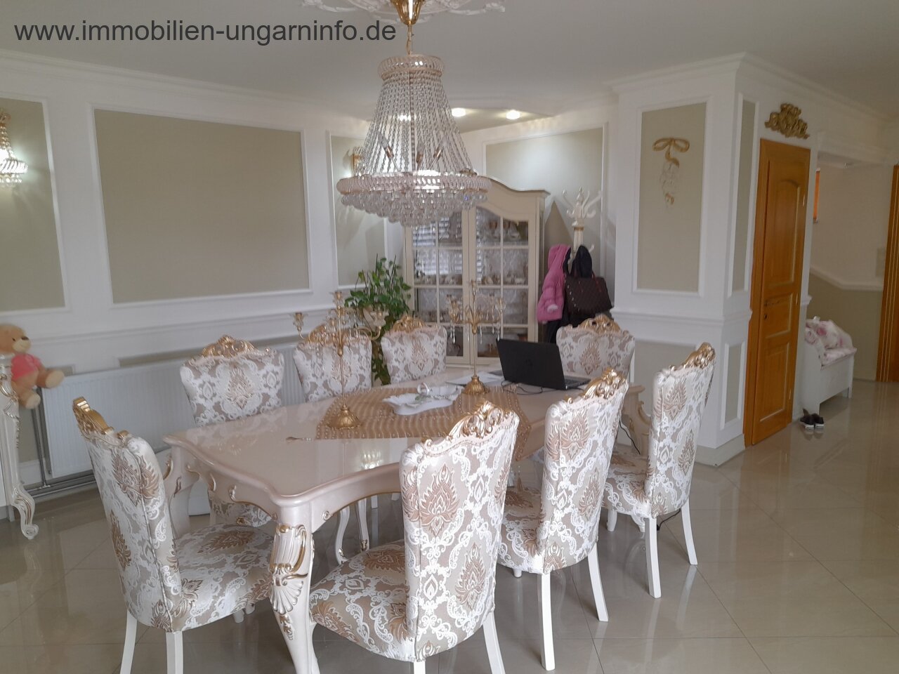 In der Nähe von Hévíz 3-stöckiges modernes Einfamilienhaus in ruhiger Umgebung, mit separatem Eingang Wohnung zu verkaufen