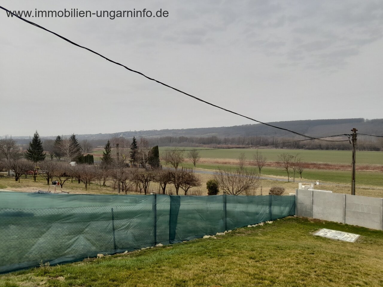 In der Nähe von Hévíz 3-stöckiges modernes Einfamilienhaus in ruhiger Umgebung, mit separatem Eingang Wohnung zu verkaufen