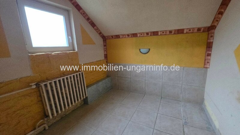 Zweistöckiges Mehrfamilienhaus in Mesztegnyő zu verkaufen