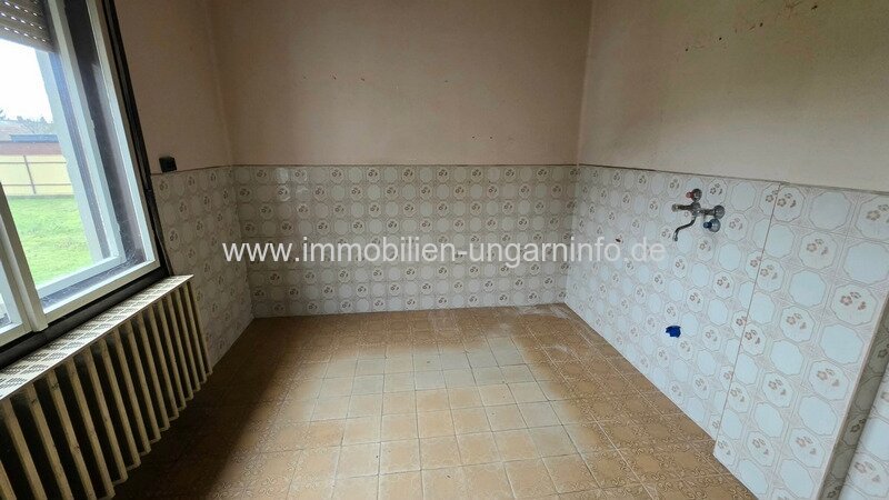 Zweistöckiges Mehrfamilienhaus in Mesztegnyő zu verkaufen