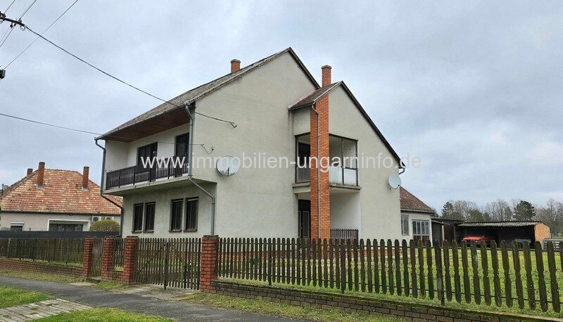 Zweistöckiges Mehrfamilienhaus in Mesztegnyő zu verkaufen
