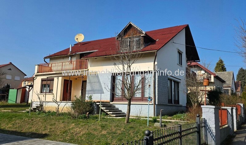 Familienhaus mit 9 Zimmern im Zentrum von Zalakaros zu verkaufen