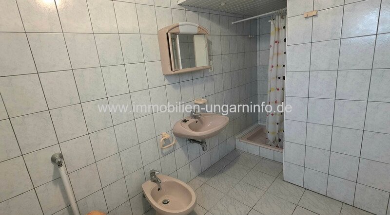 Familienhaus mit 9 Zimmern im Zentrum von Zalakaros zu verkaufen