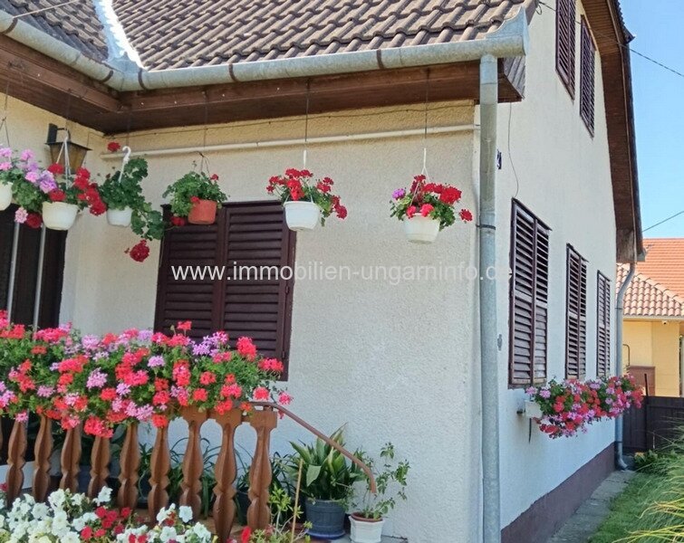 Somogy Vármegye: 6-Zimmer-Einfamilienhaus in Kéthely, 6 km vom Plattensee entfernt 