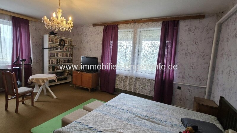 Mehrgenerationen-Einfamilienhaus mit Geschäftsraum in Marcali zu verkaufen