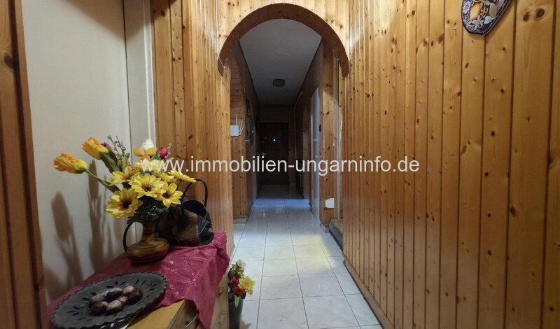 Mehrgenerationen-Einfamilienhaus mit Geschäftsraum in Marcali zu verkaufen