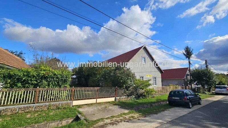 Familienhaus im Umbau mit 1 Hektar Grundstück im Komitat Somogy