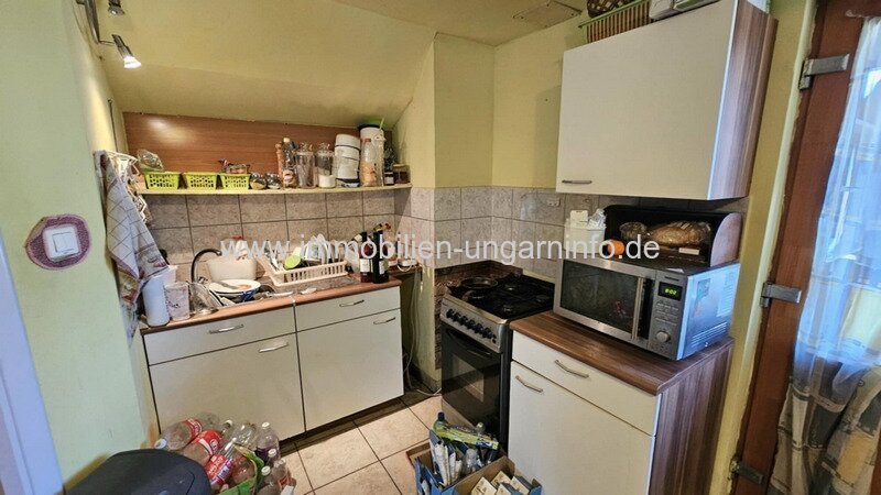 4 km vom Plattensee entfernt 2 Generationen Familienhaus mit Pool zu verkaufen