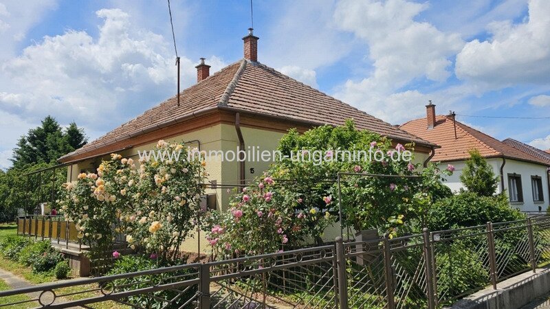 Einfamilienhaus 12 km vom Plattensee 