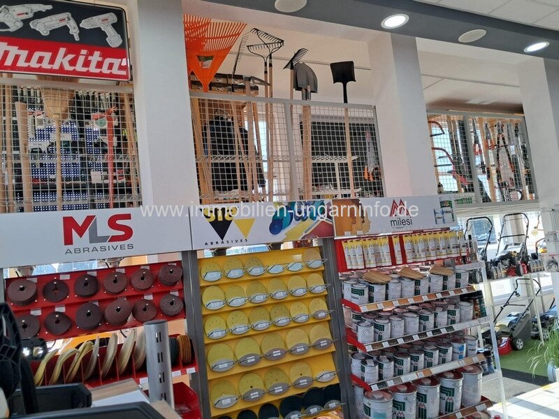 Geschäftsräume und Wohnung in einem zu verkaufen