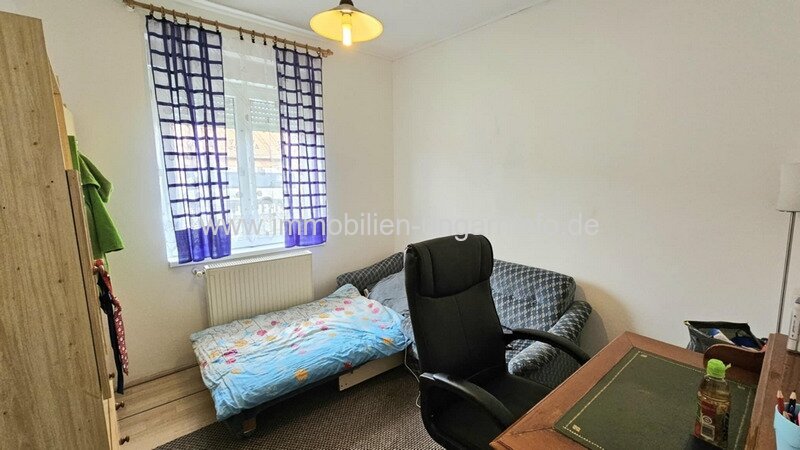 Neuartiges Einfamilienhaus in einer Kleinstadt am Plattensee zu verkaufen