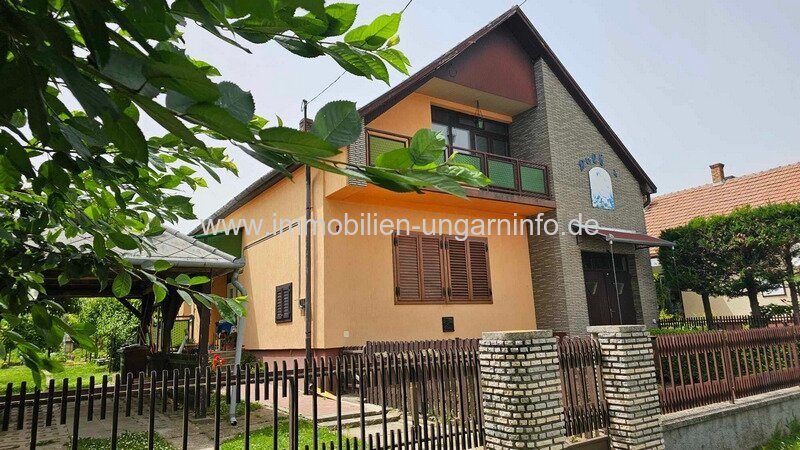 Einfamilienhaus mit Appartement zu verkaufen 12 km vom Plattensee in Marcali