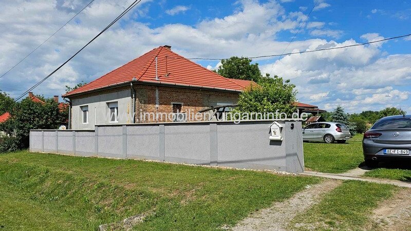 Renoviertes Einfamilienhaus in einem kleinen Dorf südlich des Plattensees zu verkaufen