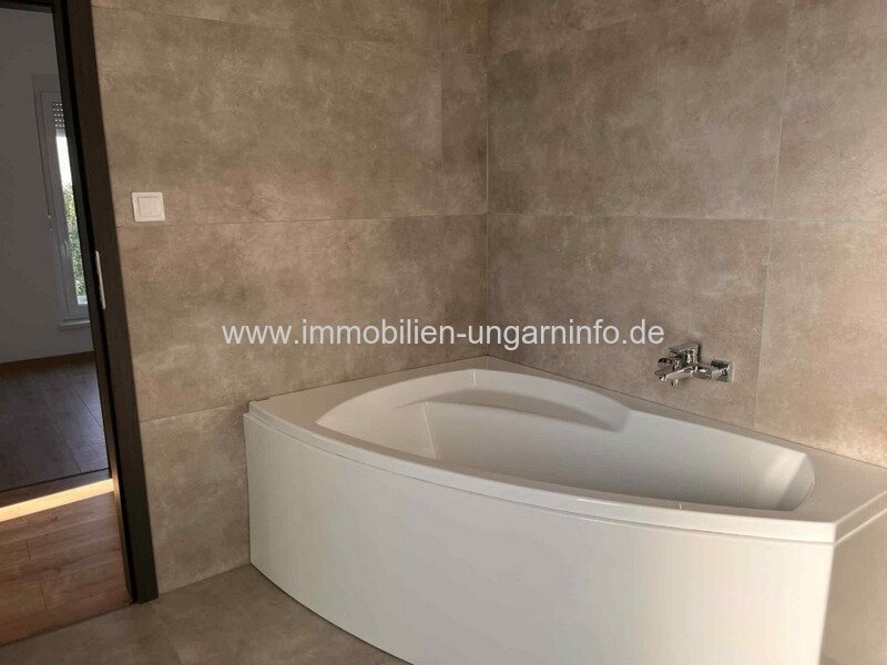 Hochwertiges, neu gebautes Doppelhaushälfte in Kaposvár zu verkaufen