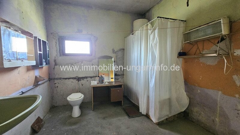 Renovierungsbedürftiges Einfamilienhaus in der Plattenseeregion