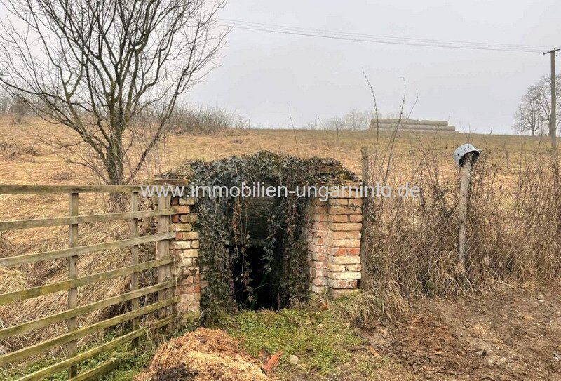 Einfamilienhaus mit großem Grundstück zu verkaufen