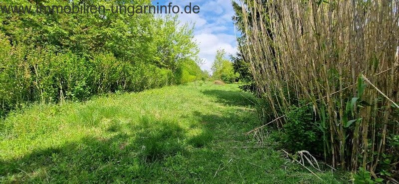 In Kaposvár in der Nähe des Deseda-Sees, bewohnbares Wochenendhaus zu verkaufen