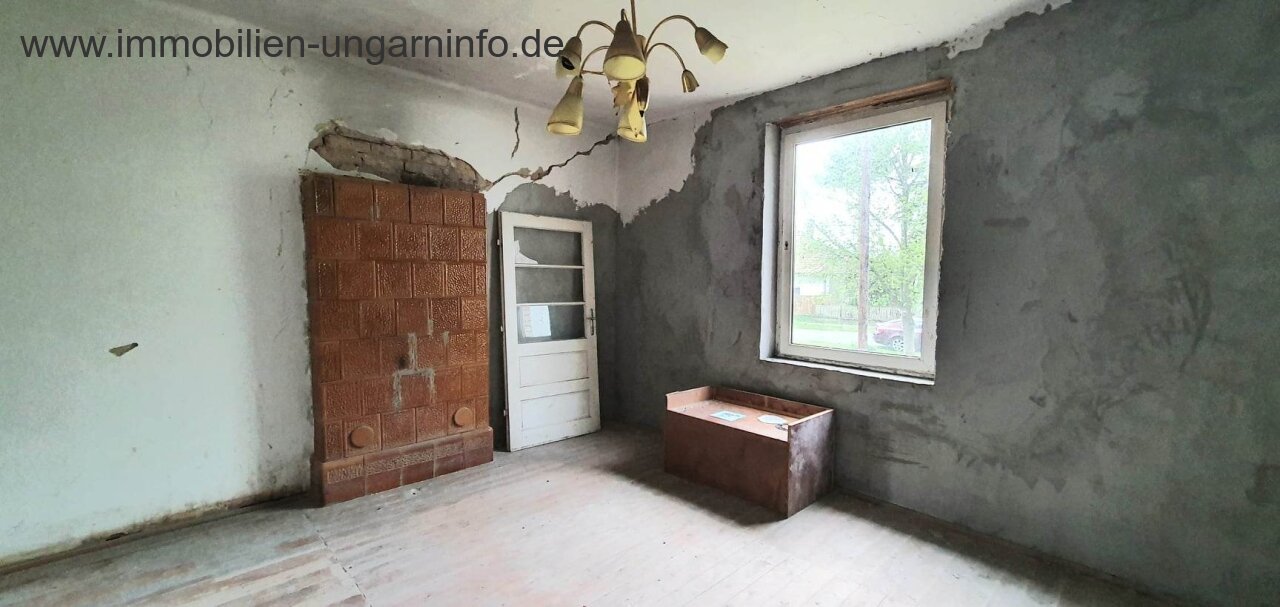 Zu renovierendes Einfamilienhaus in der Nähe des Plattensees mit großem Grundstück