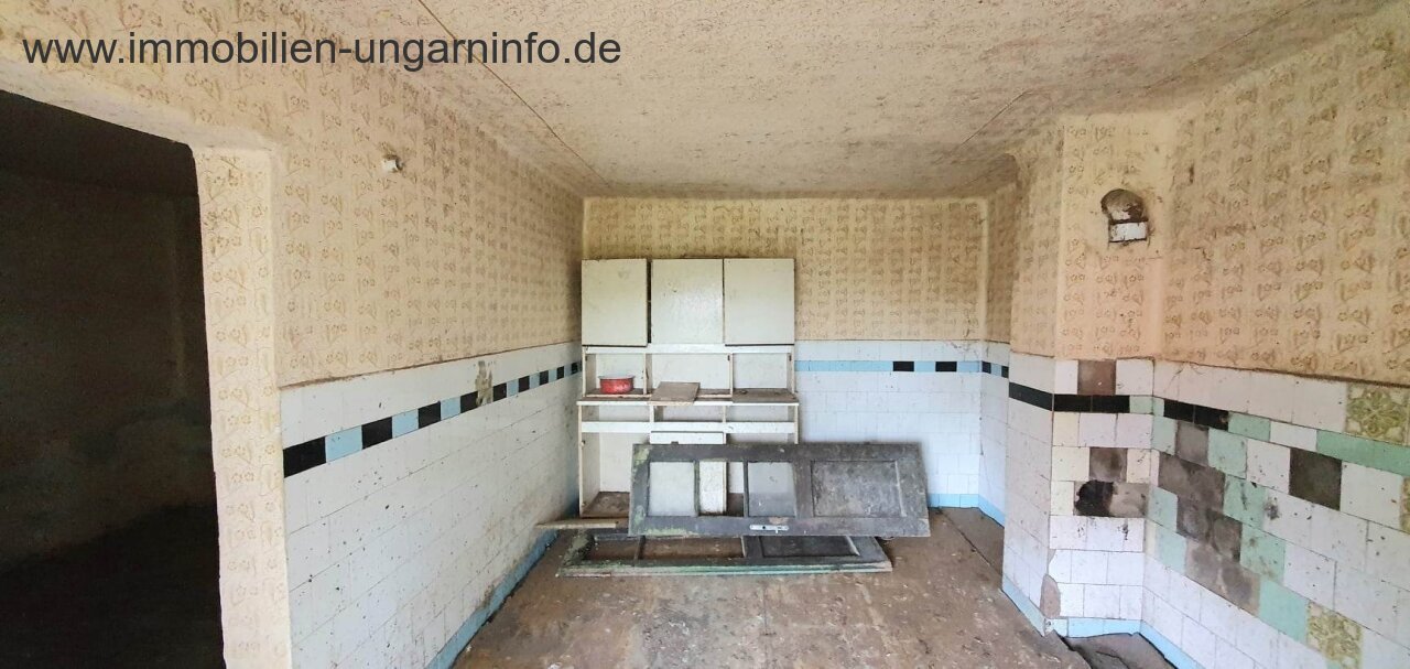 Zu renovierendes Einfamilienhaus in der Nähe des Plattensees mit großem Grundstück