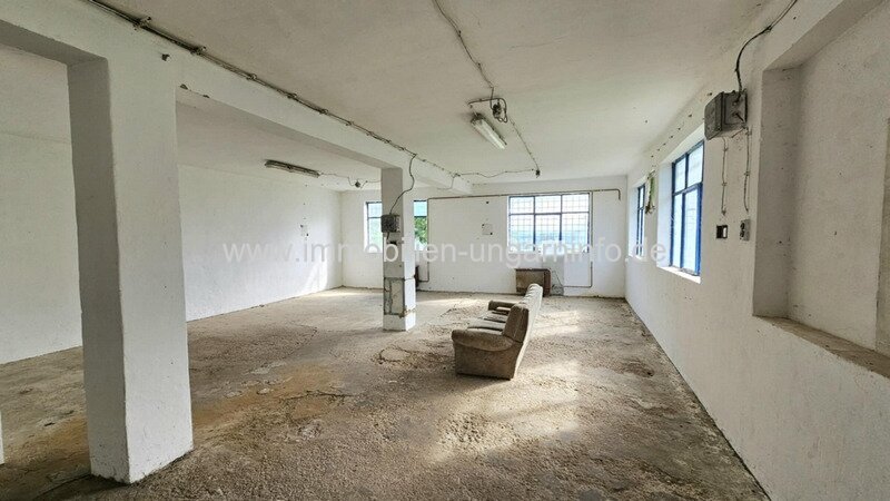 In Marcali steht eine Betriebsstätte mit einer Fläche von 2,8 Hektar zum Verkauf.