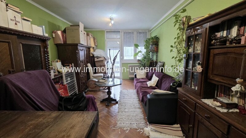 In Marcali (12 km vom Balaton entfernt) steht eine 2-Zimmer-Wohnung mit Balkon zum Verkauf