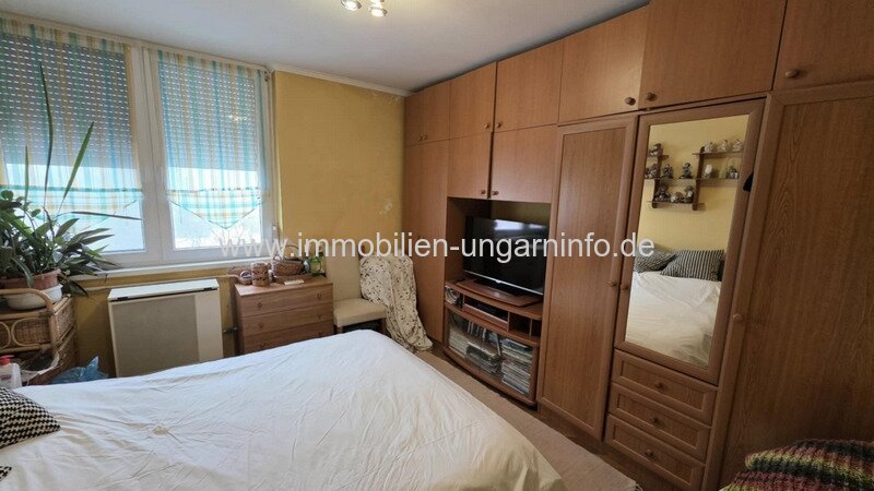 In Marcali (12 km vom Balaton entfernt) steht eine 2-Zimmer-Wohnung mit Balkon zum Verkauf