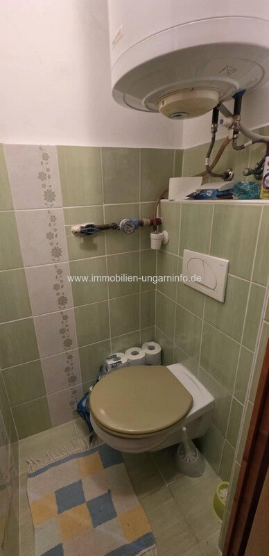 In Marcali (12 km vom Balaton entfernt) steht eine 2-Zimmer-Wohnung mit Balkon zum Verkauf