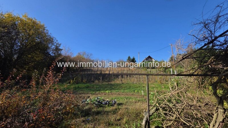 In Nagykanizsa, in der Nähe des Sees, steht ein bewohnbares Wochenendhaus mit großem Grundstück zum Verkauf