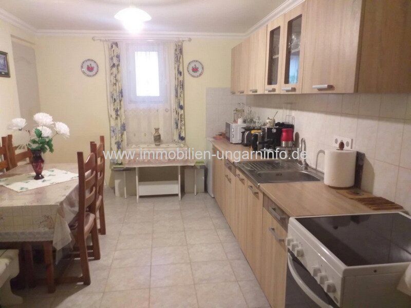 Einfamilienhaus mit vier Zimmern in der Nähe des Plattensees