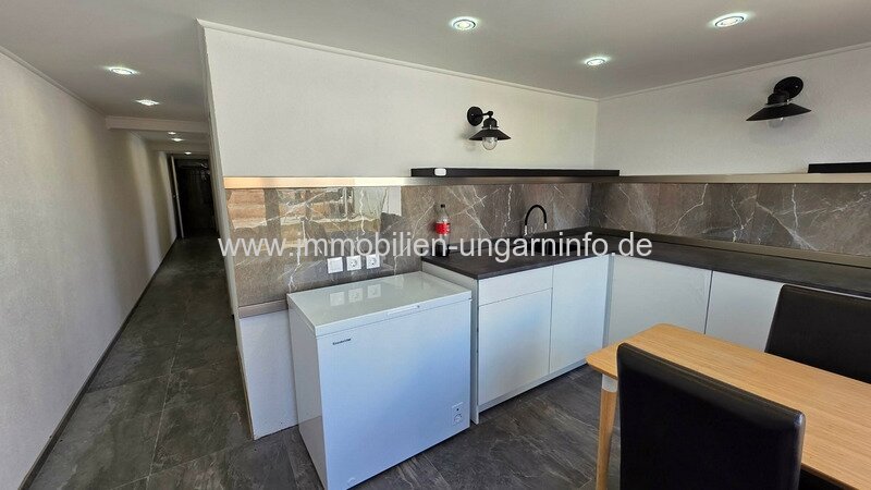 Einzigartiges, neuartiges Erdhaus und Ferienhaus in grüner Umgebung, 10 km vom Plattensee entfernt