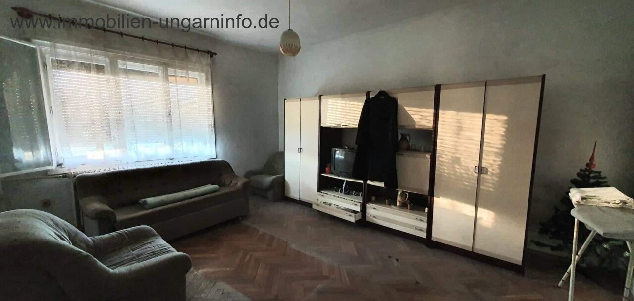 27 km südlich von Balaton in einem kleinen Dorf Einfamilienhaus zu verkaufen