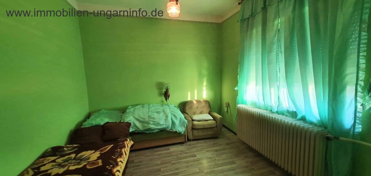 27 km südlich von Balaton in einem kleinen Dorf Einfamilienhaus zu verkaufen