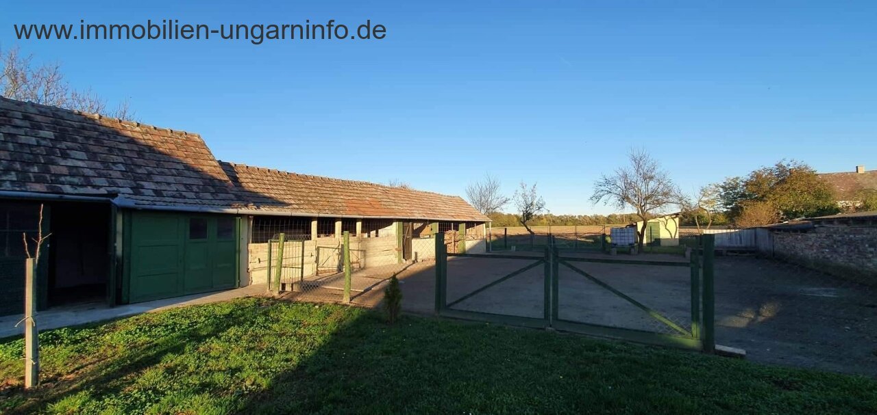 27 km südlich von Balaton in einem kleinen Dorf Einfamilienhaus zu verkaufen