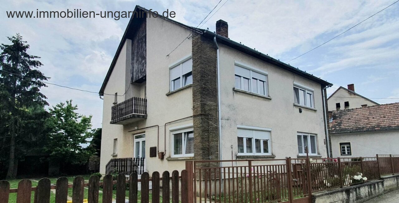 Einfamilienhaus mit Wald in einer Kleinstadt am Plattensee zu verkaufen