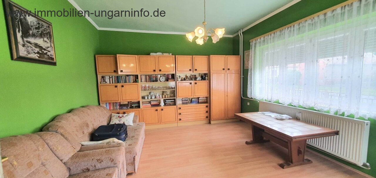 Einfamilienhaus mit Wald in einer Kleinstadt am Plattensee zu verkaufen