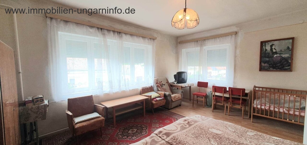 Einfamilienhaus mit Wald in einer Kleinstadt am Plattensee zu verkaufen