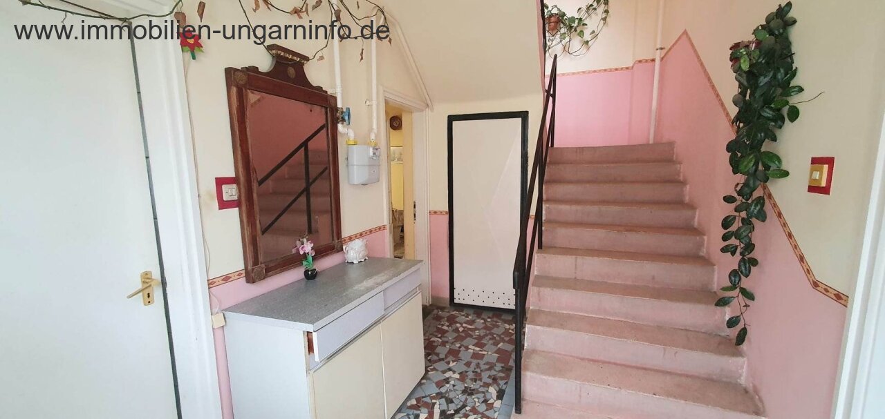 Einfamilienhaus mit Wald in einer Kleinstadt am Plattensee zu verkaufen