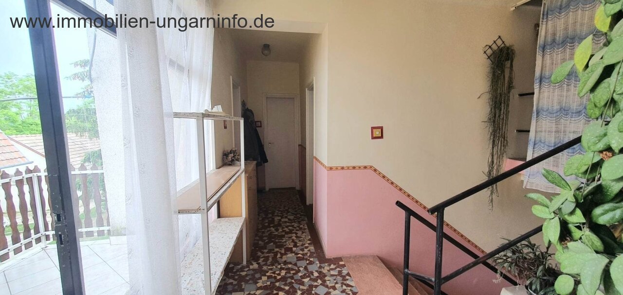 Einfamilienhaus mit Wald in einer Kleinstadt am Plattensee zu verkaufen
