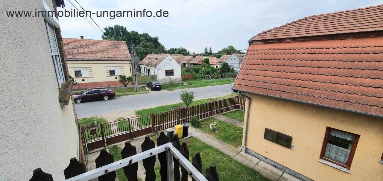 Einfamilienhaus mit Wald in einer Kleinstadt am Plattensee zu verkaufen