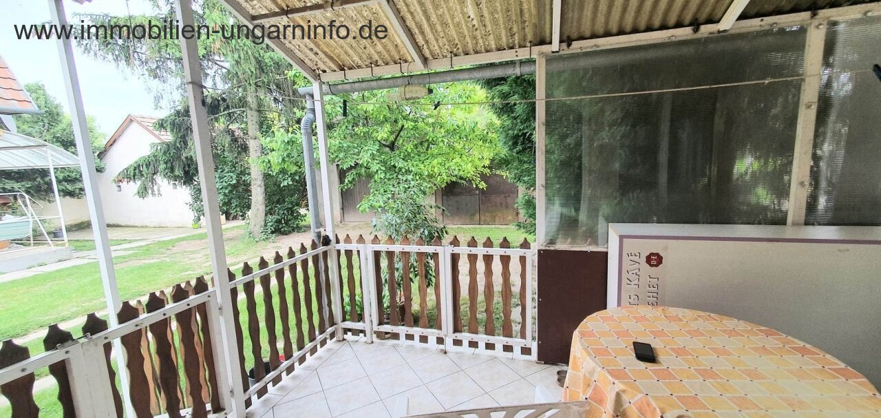Einfamilienhaus mit Wald in einer Kleinstadt am Plattensee zu verkaufen