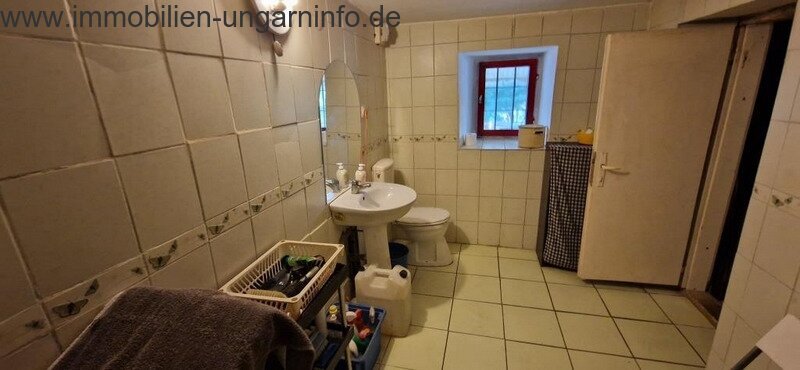 In Kaposvár in der Nähe des Deseda-Sees, bewohnbares Wochenendhaus zu verkaufen