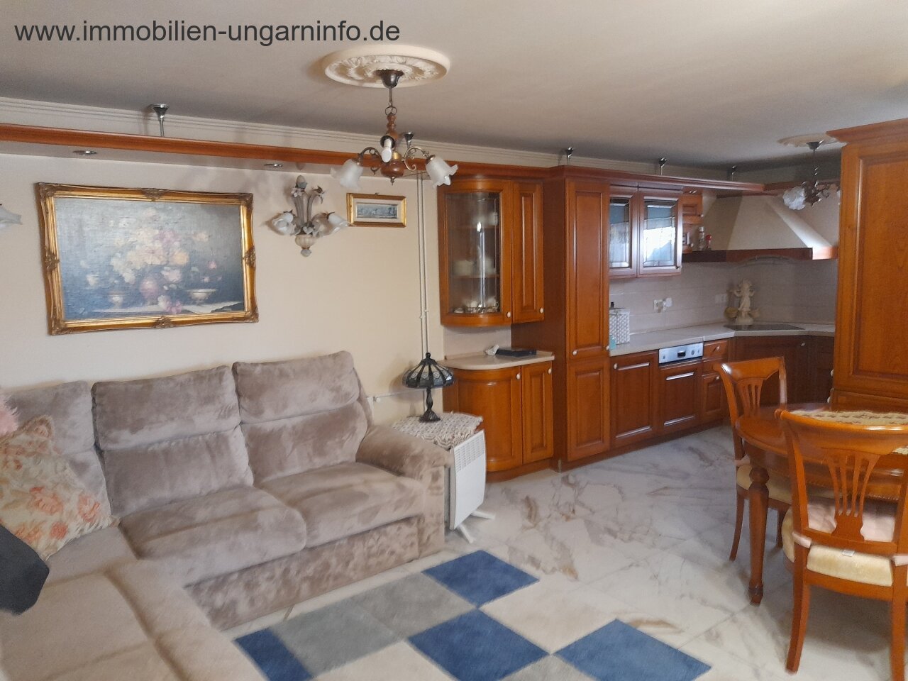 In der Nähe von Hévíz 3-stöckiges modernes Einfamilienhaus in ruhiger Umgebung, mit separatem Eingang Wohnung zu verkaufen