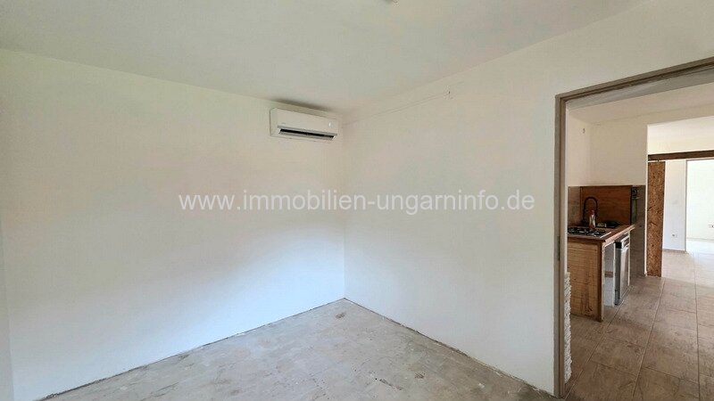 Einfamilienhaus mit großem Grundstück in einem ruhigen, abgelegenen Dorf im Komitat Zala zu verkaufen